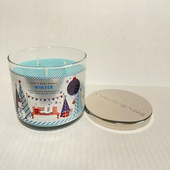 NEW Bath & Body Works 3 Wick Winter Candle with Festive Design - Picture 5 of 7